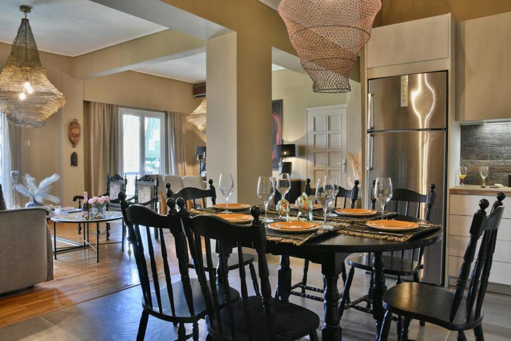 Pepromeno Luxury Apartment In The City Center 卡拉马塔 外观 照片