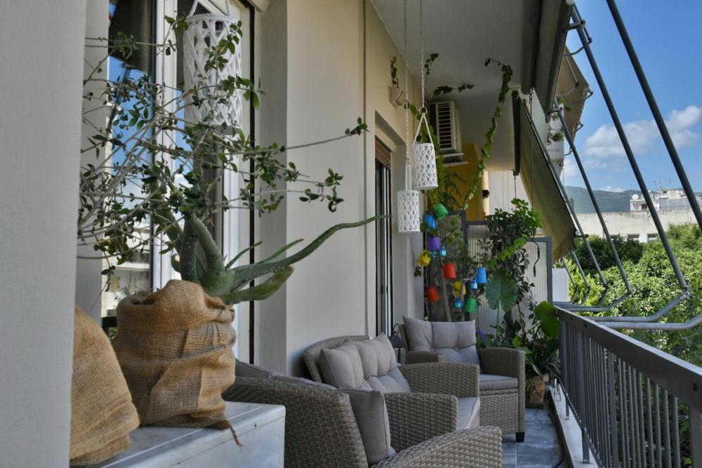 Pepromeno Luxury Apartment In The City Center 卡拉马塔 外观 照片
