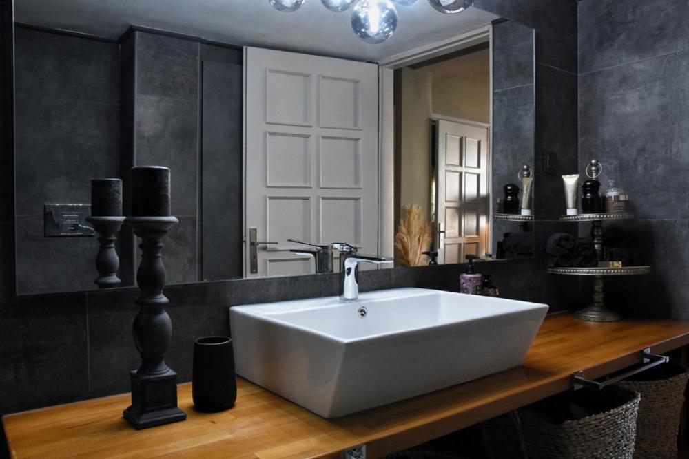 Pepromeno Luxury Apartment In The City Center 卡拉马塔 外观 照片